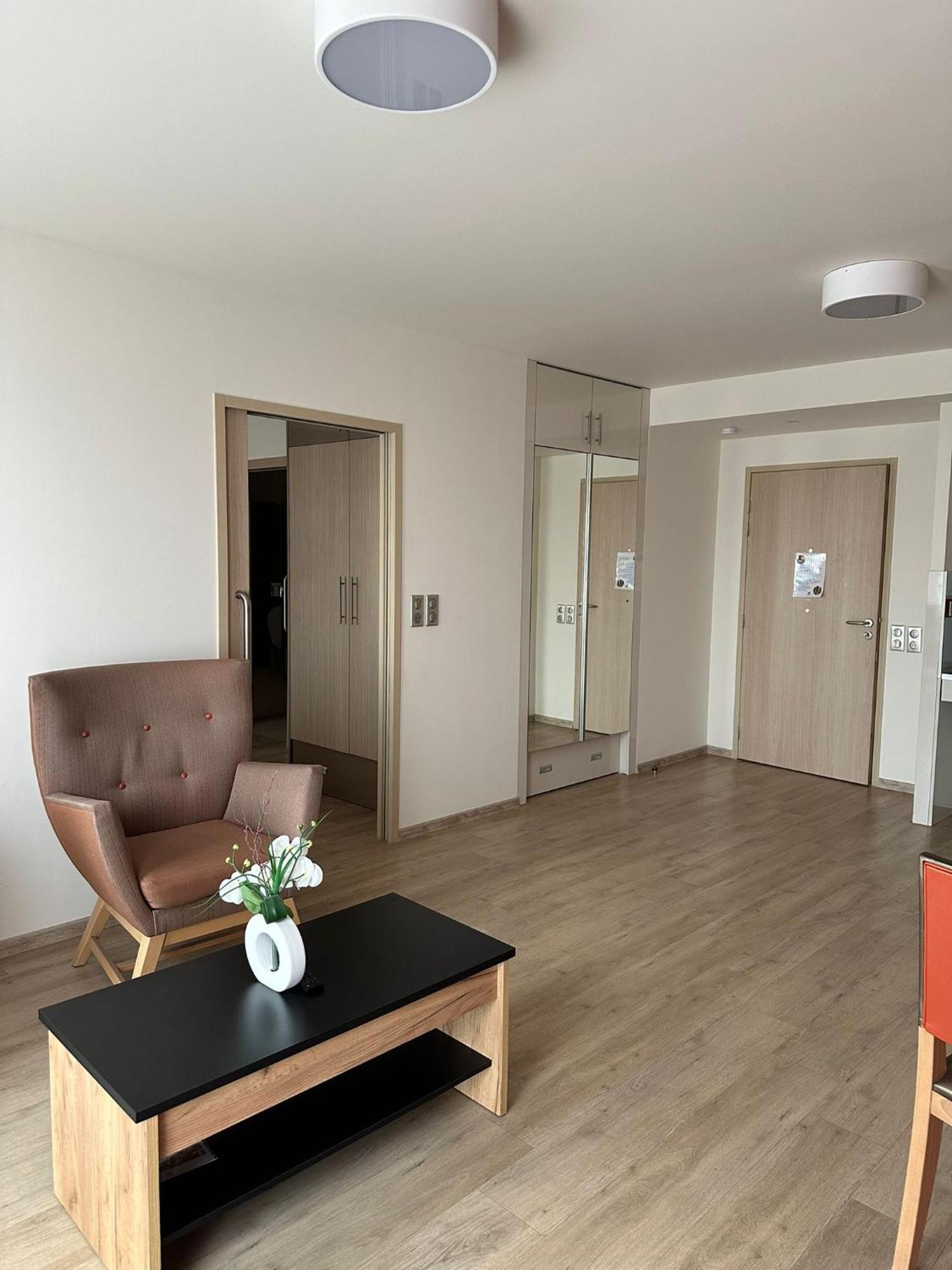 Zenao Montreuil- Croix De Chavaux Apartamento Montreuil  Exterior foto